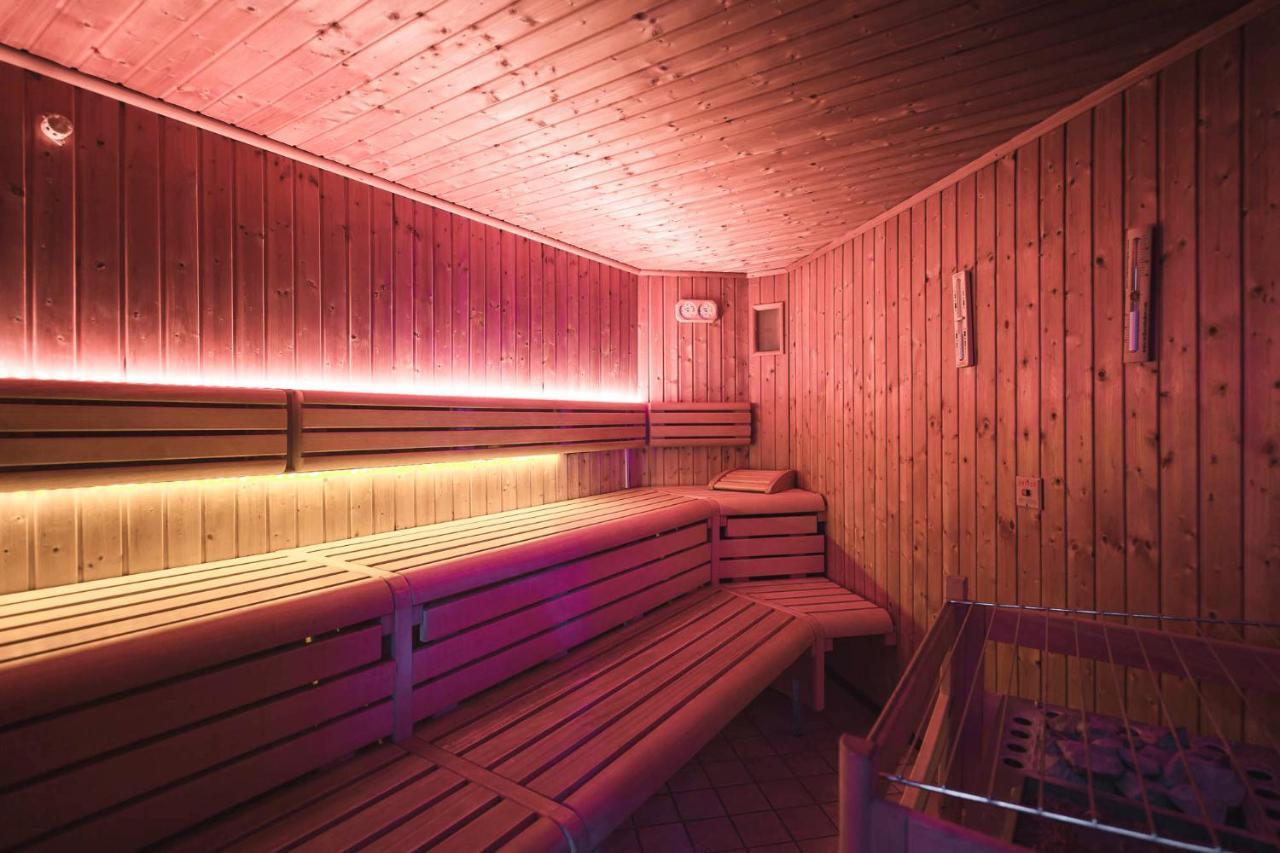 Majestic - Unique Spa Resort Brunico Kültér fotó